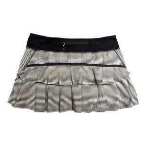 Lululemon Pacesetter Skirt Soot Gray White Size 6